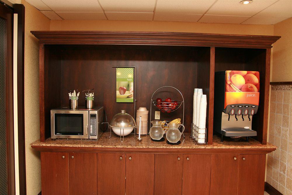 Hampton Inn & Suites Alexandria Old Town Area South Экстерьер фото