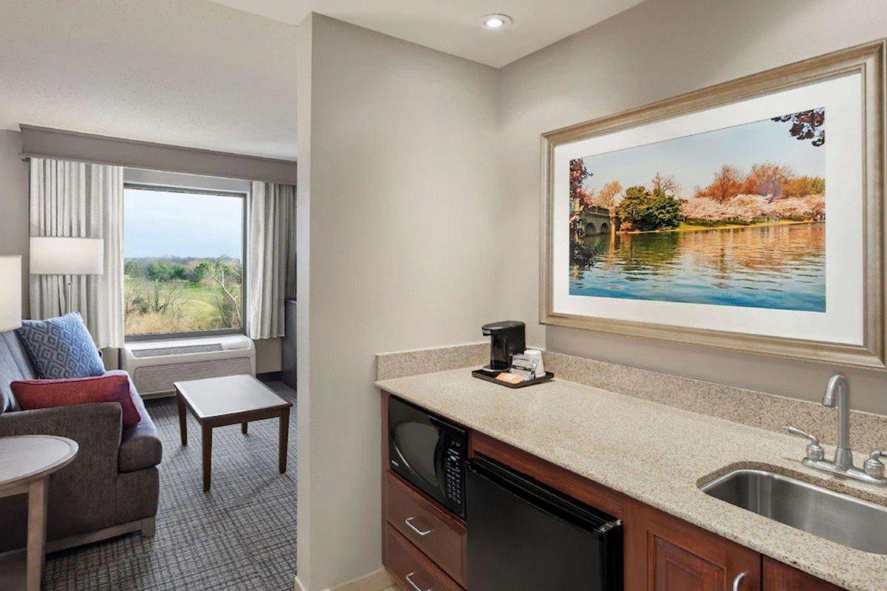 Hampton Inn & Suites Alexandria Old Town Area South Экстерьер фото