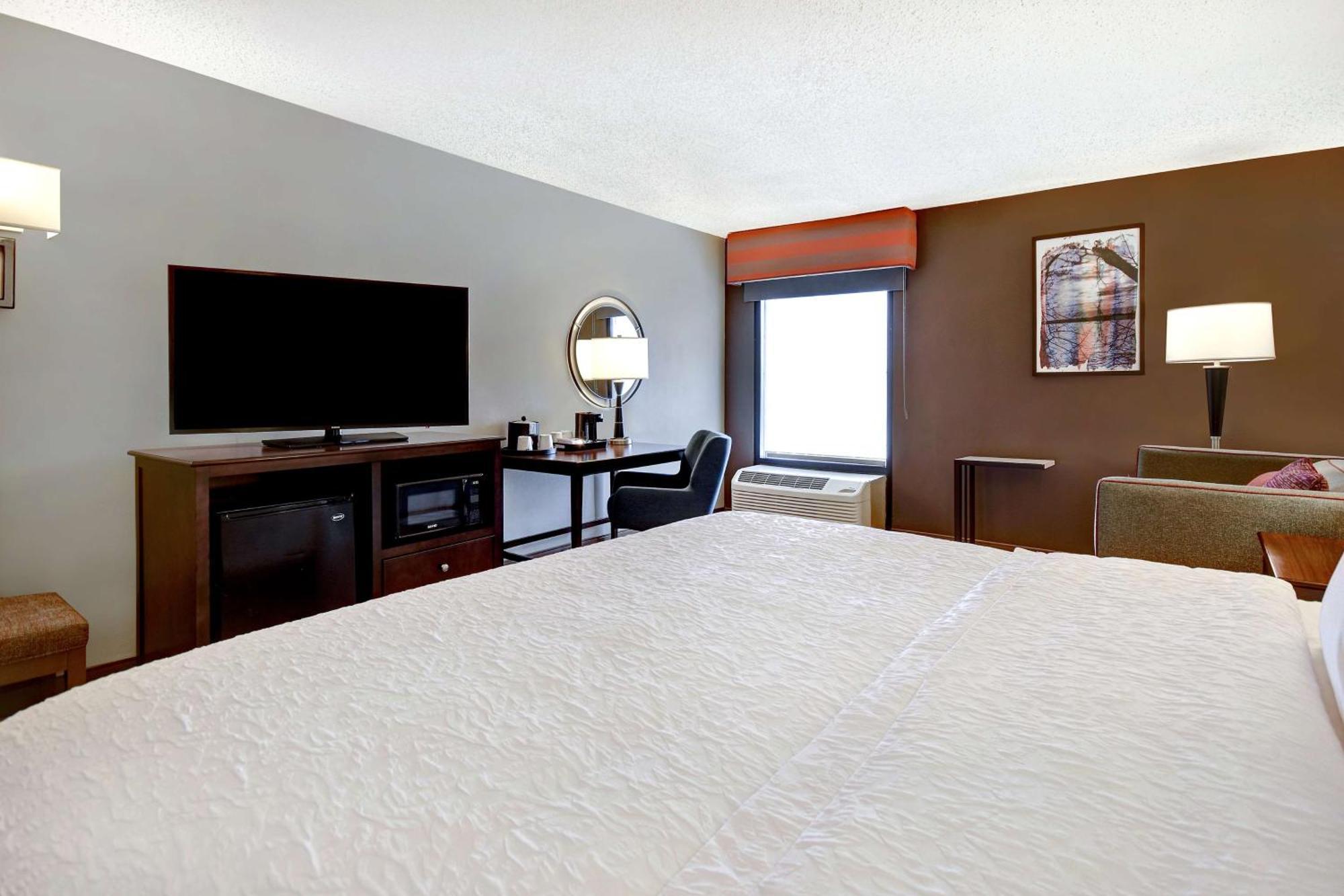 Hampton Inn & Suites Alexandria Old Town Area South Экстерьер фото