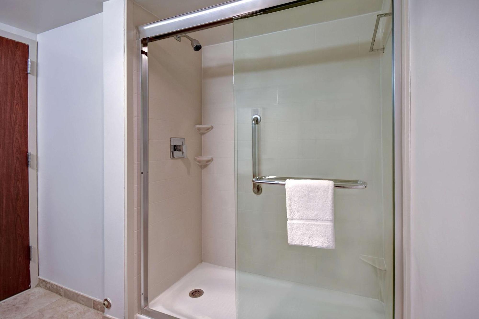 Hampton Inn & Suites Alexandria Old Town Area South Экстерьер фото