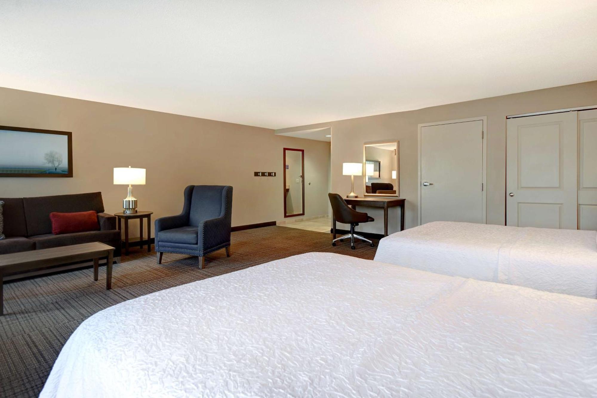 Hampton Inn & Suites Alexandria Old Town Area South Экстерьер фото