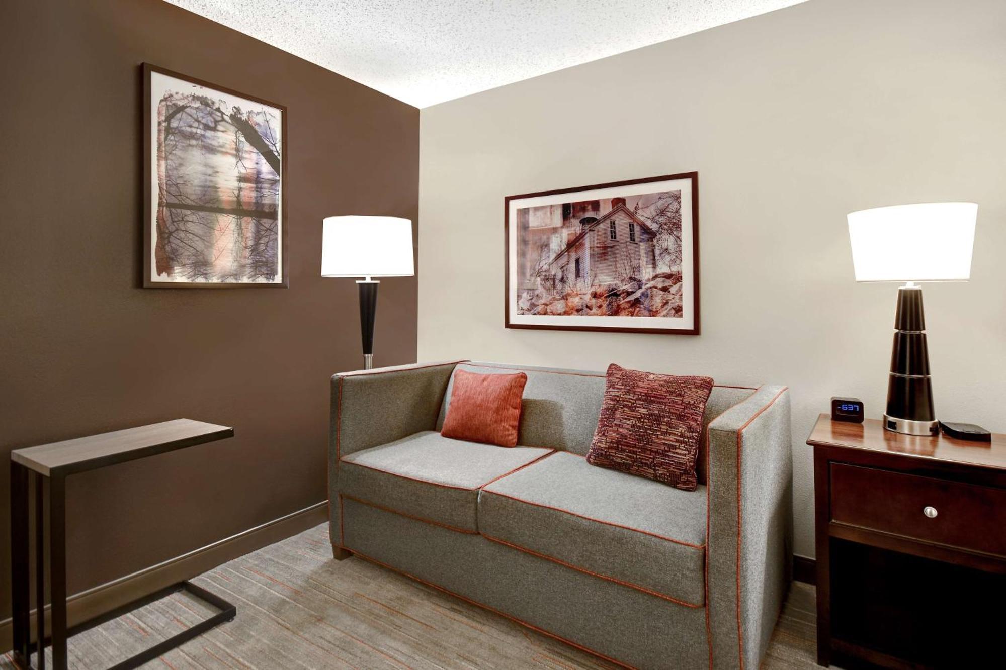 Hampton Inn & Suites Alexandria Old Town Area South Экстерьер фото
