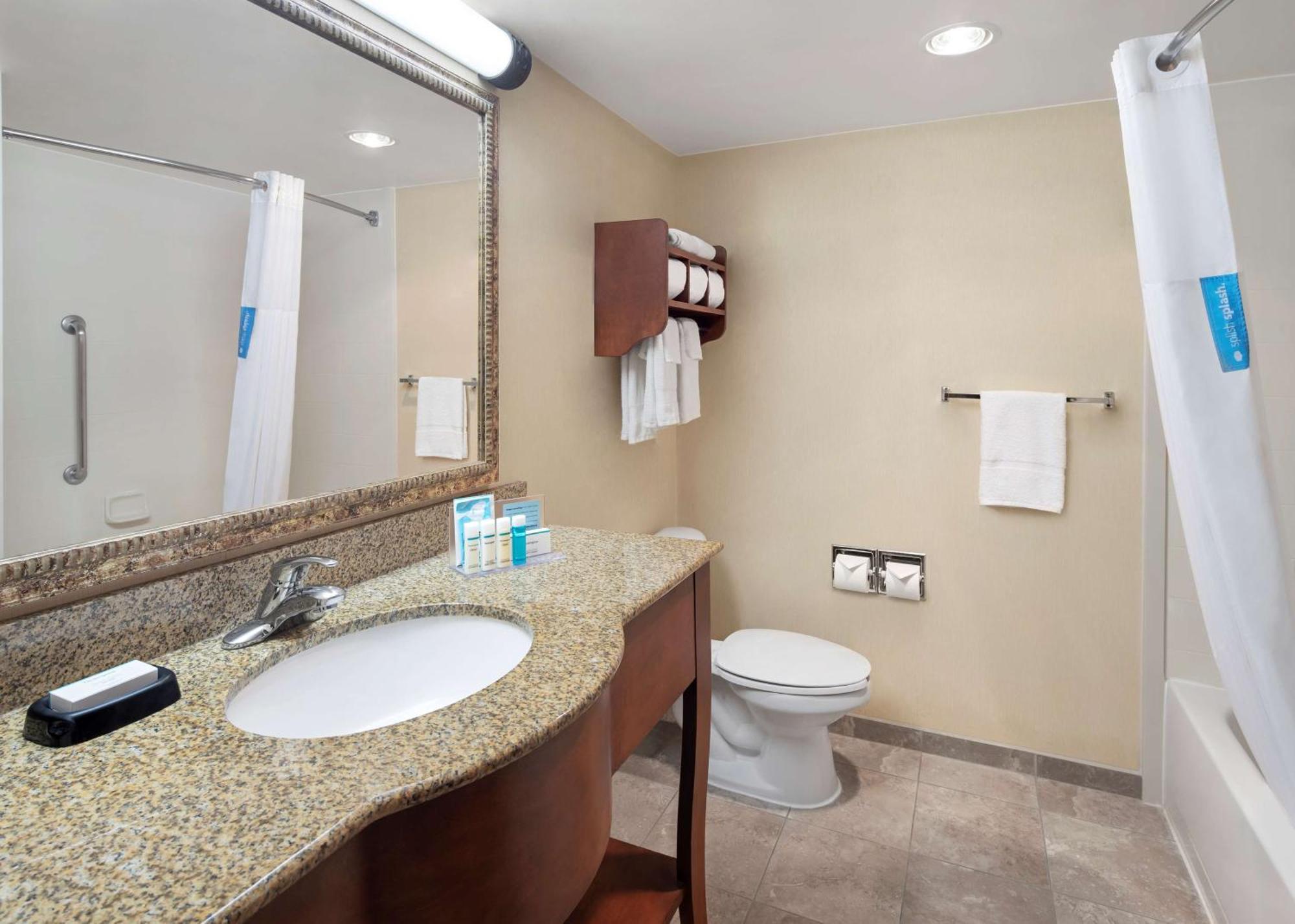 Hampton Inn & Suites Alexandria Old Town Area South Экстерьер фото