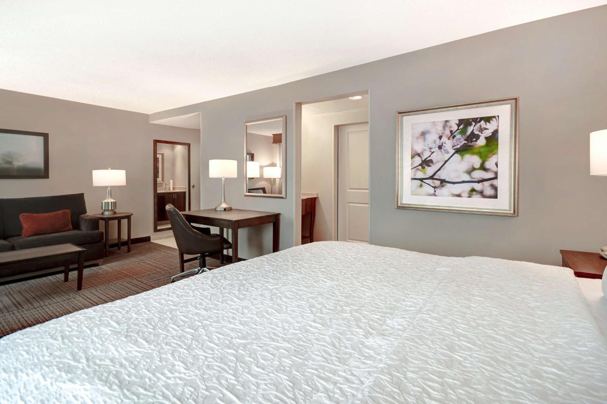 Hampton Inn & Suites Alexandria Old Town Area South Экстерьер фото
