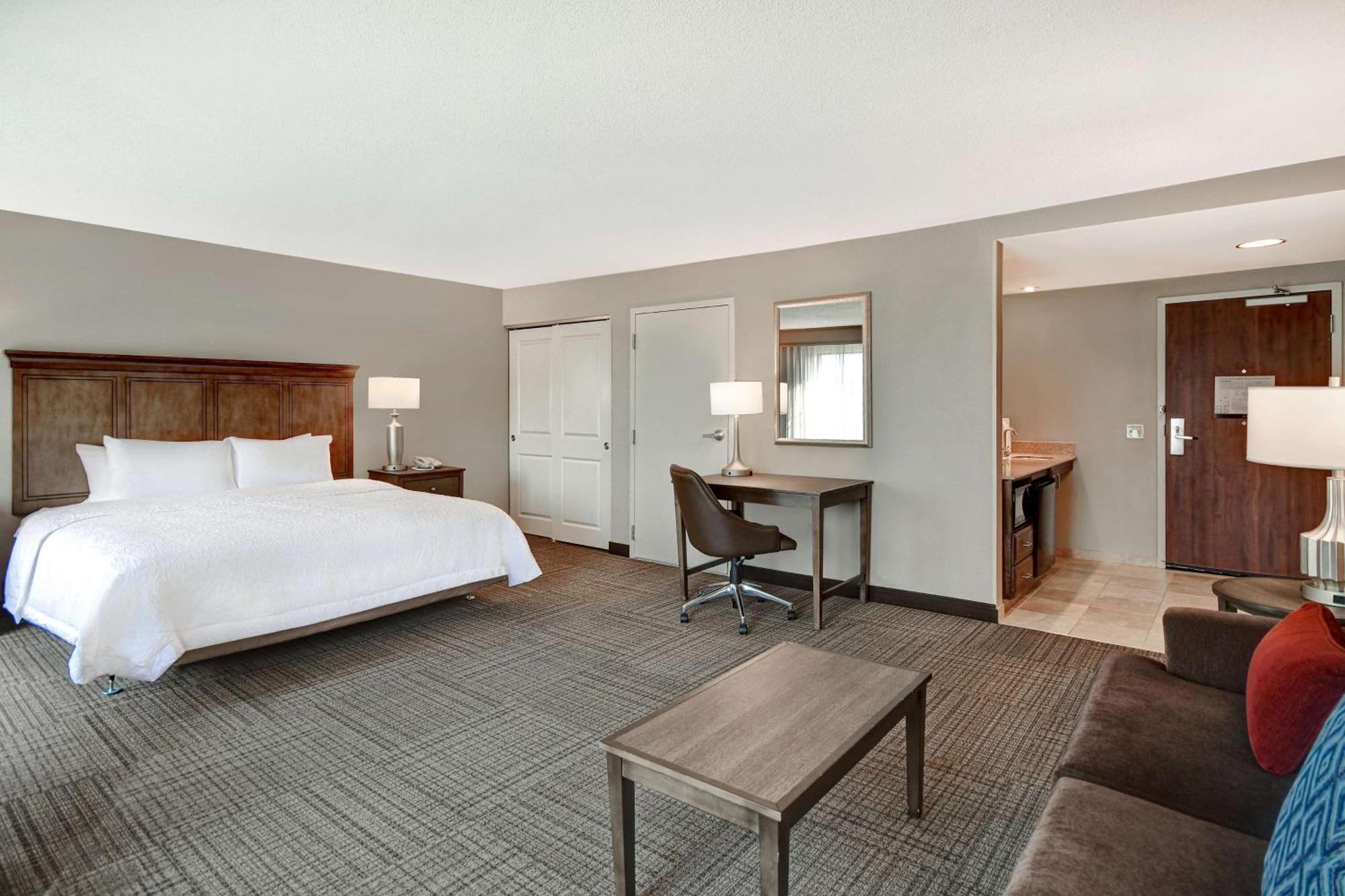 Hampton Inn & Suites Alexandria Old Town Area South Экстерьер фото