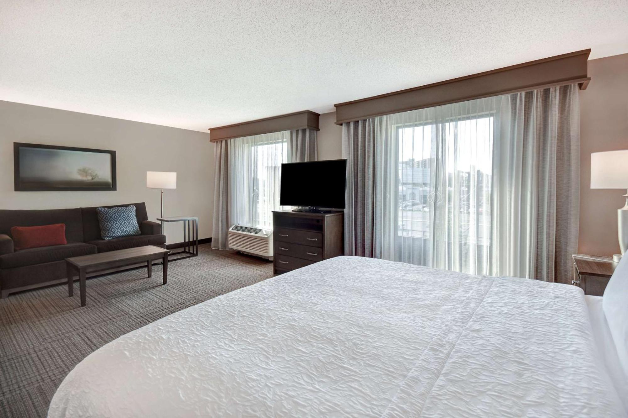 Hampton Inn & Suites Alexandria Old Town Area South Экстерьер фото