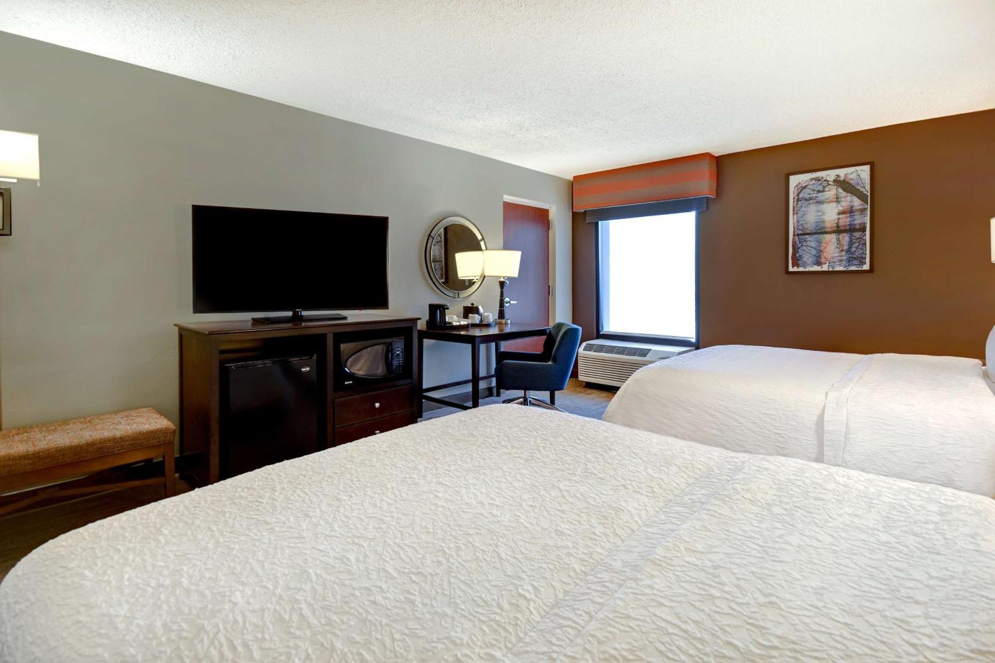 Hampton Inn & Suites Alexandria Old Town Area South Экстерьер фото