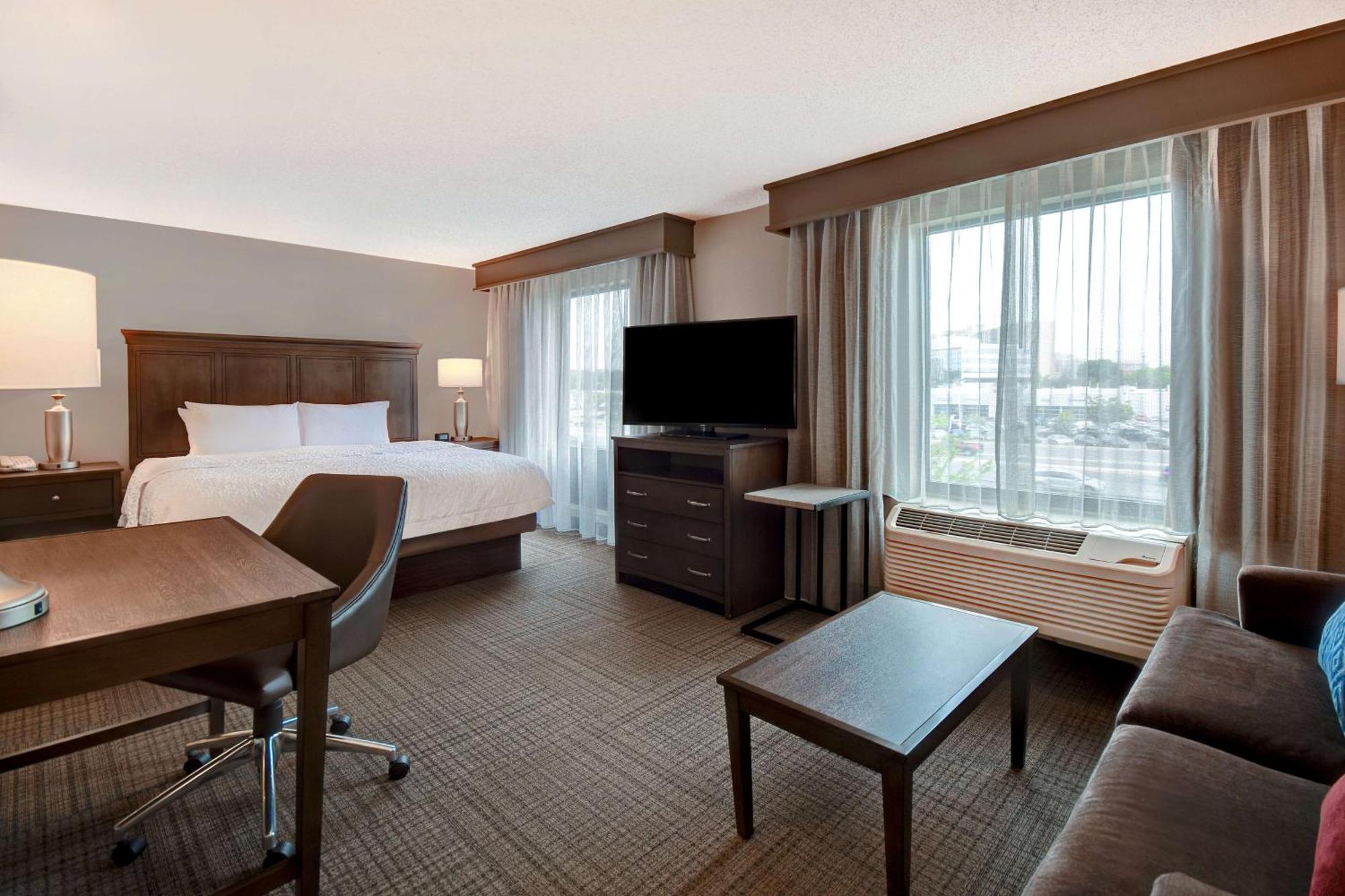 Hampton Inn & Suites Alexandria Old Town Area South Экстерьер фото