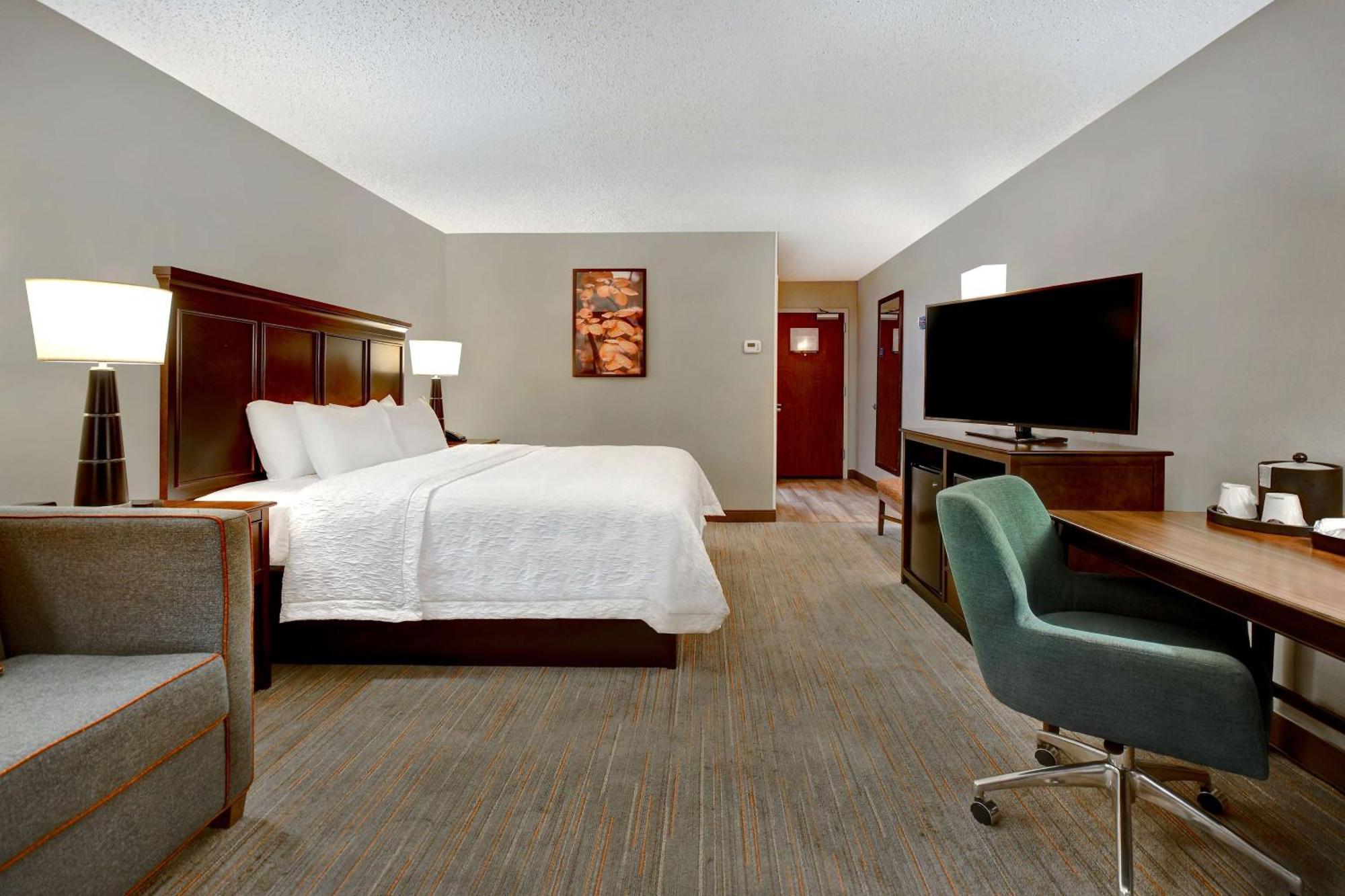 Hampton Inn & Suites Alexandria Old Town Area South Экстерьер фото
