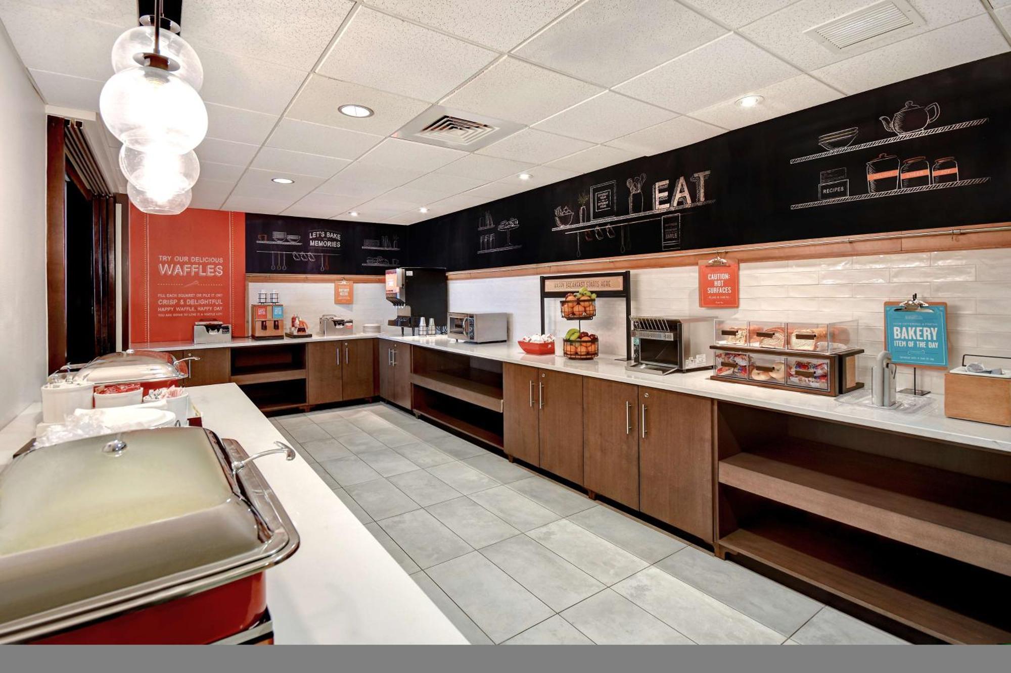 Hampton Inn & Suites Alexandria Old Town Area South Экстерьер фото
