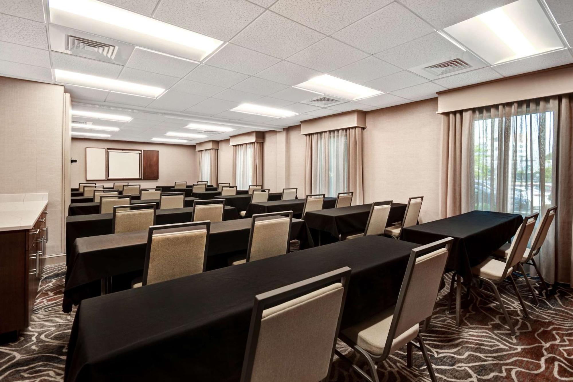 Hampton Inn & Suites Alexandria Old Town Area South Экстерьер фото