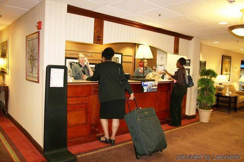 Hampton Inn & Suites Alexandria Old Town Area South Интерьер фото