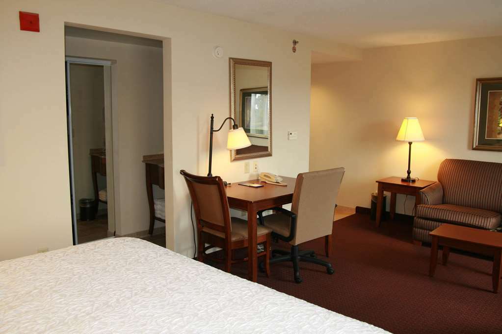 Hampton Inn & Suites Alexandria Old Town Area South Номер фото